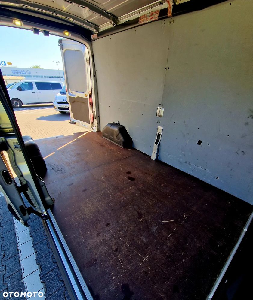 Ford Transit - 13