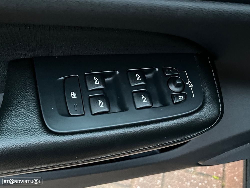 Volvo V60 2.0 D3 Momentum Plus Geartronic - 10