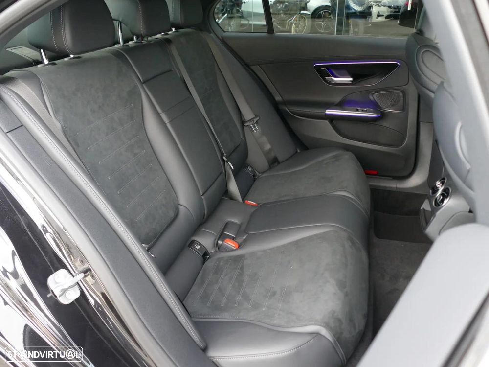 Mercedes-Benz C 300 e AMG Line - 32
