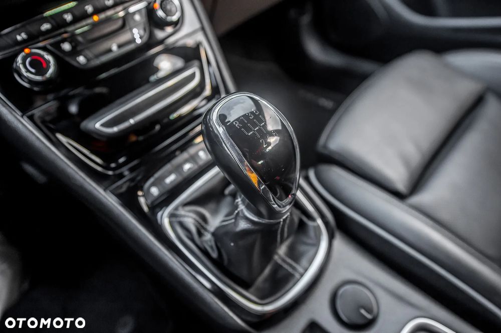 Opel Astra V 1.4 T Dynamic S&S - 33