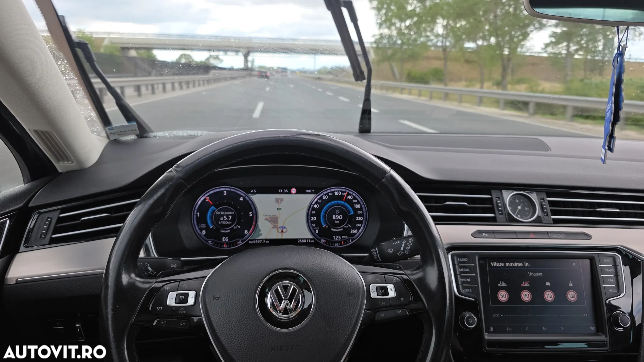 Volkswagen Passat - 25