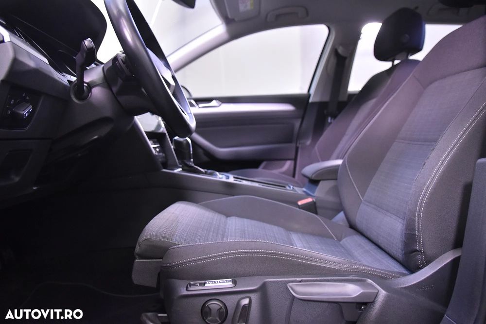Volkswagen Passat - 23