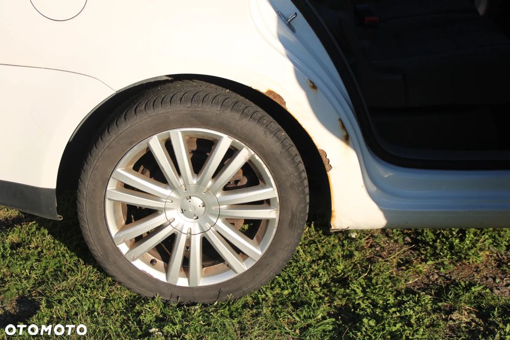 Volkswagen Touran 2.0 TDI Trendline - 16