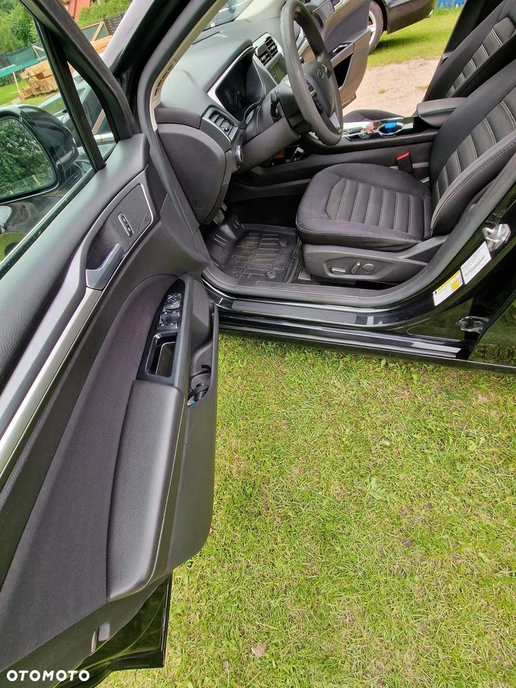 Ford Fusion - 9