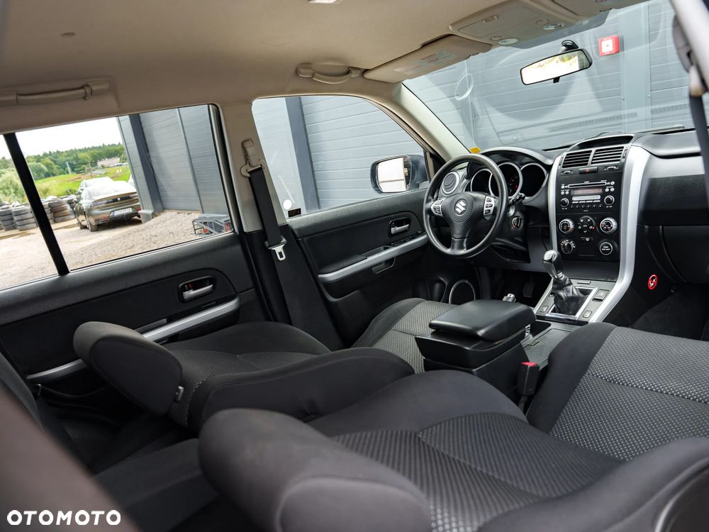 Suzuki Grand Vitara 2.0 Comfort Limited - 17
