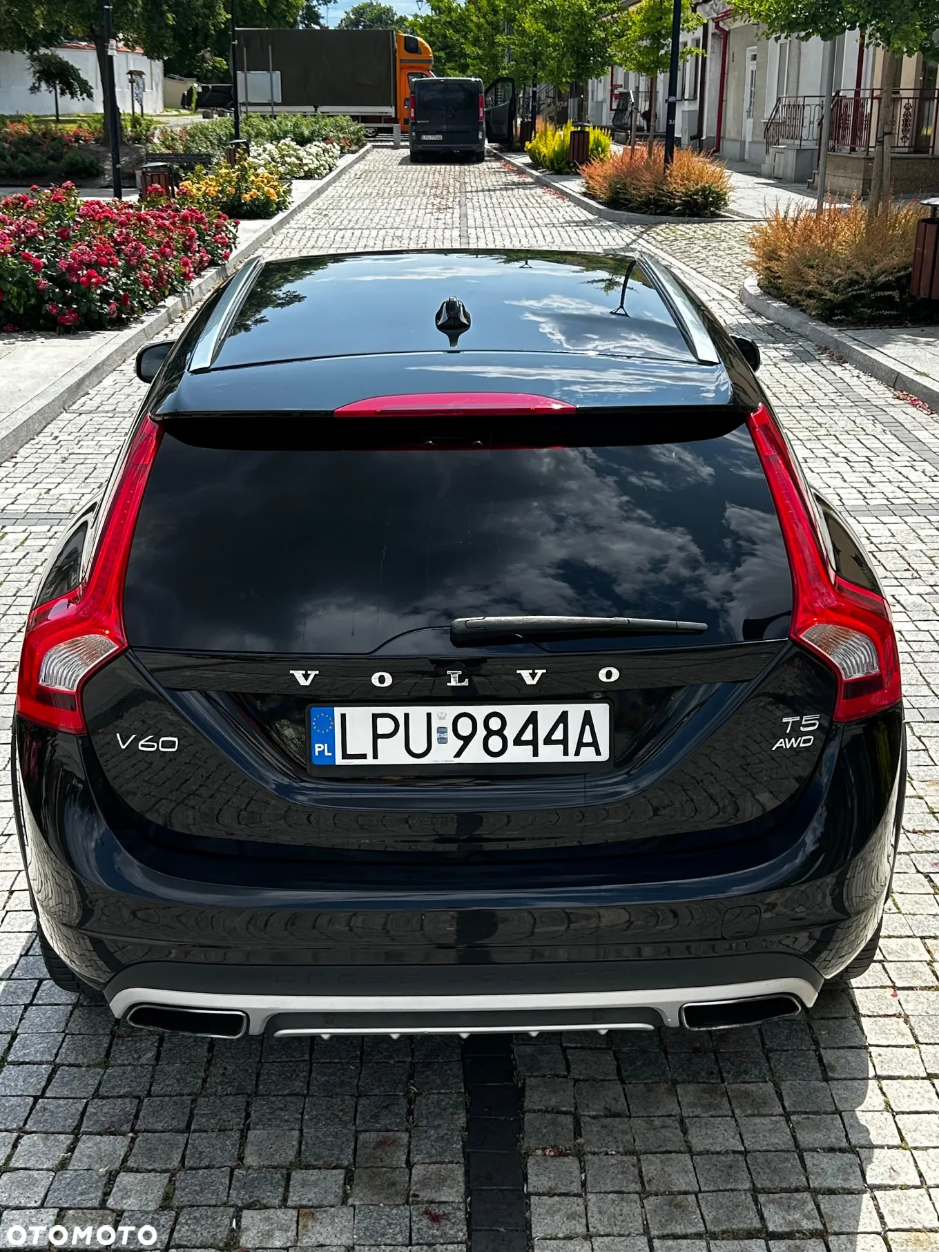 Volvo V60 Cross Country - 13