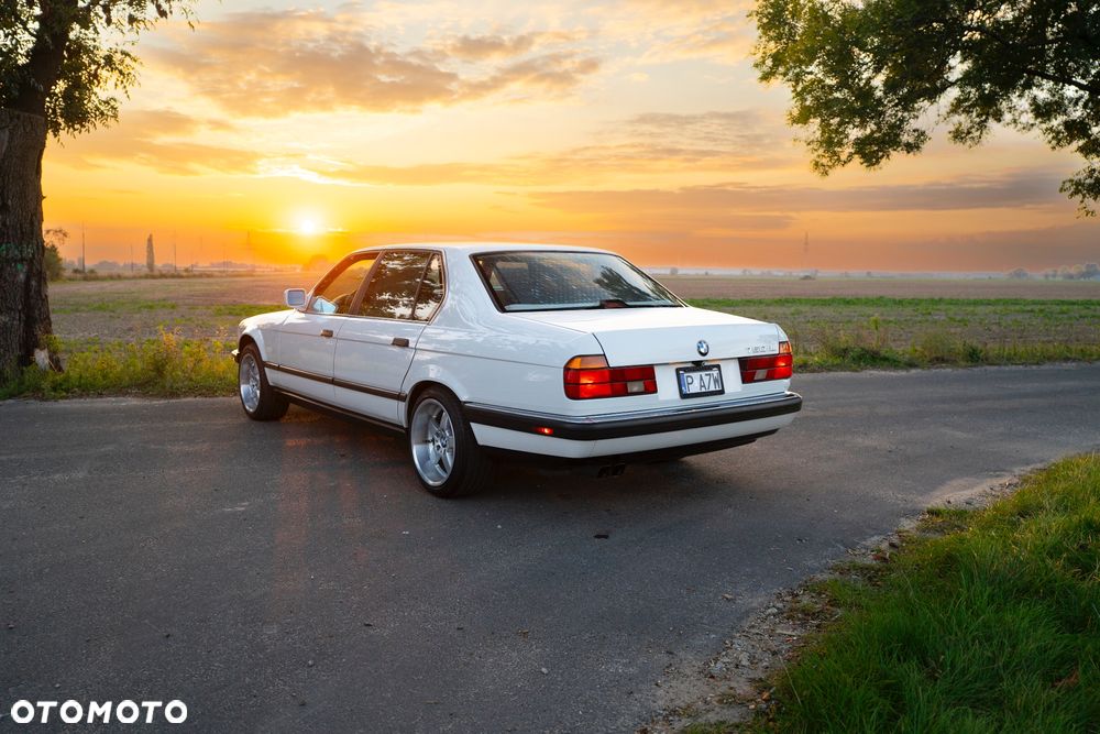 BMW Seria 7 750iL - 14