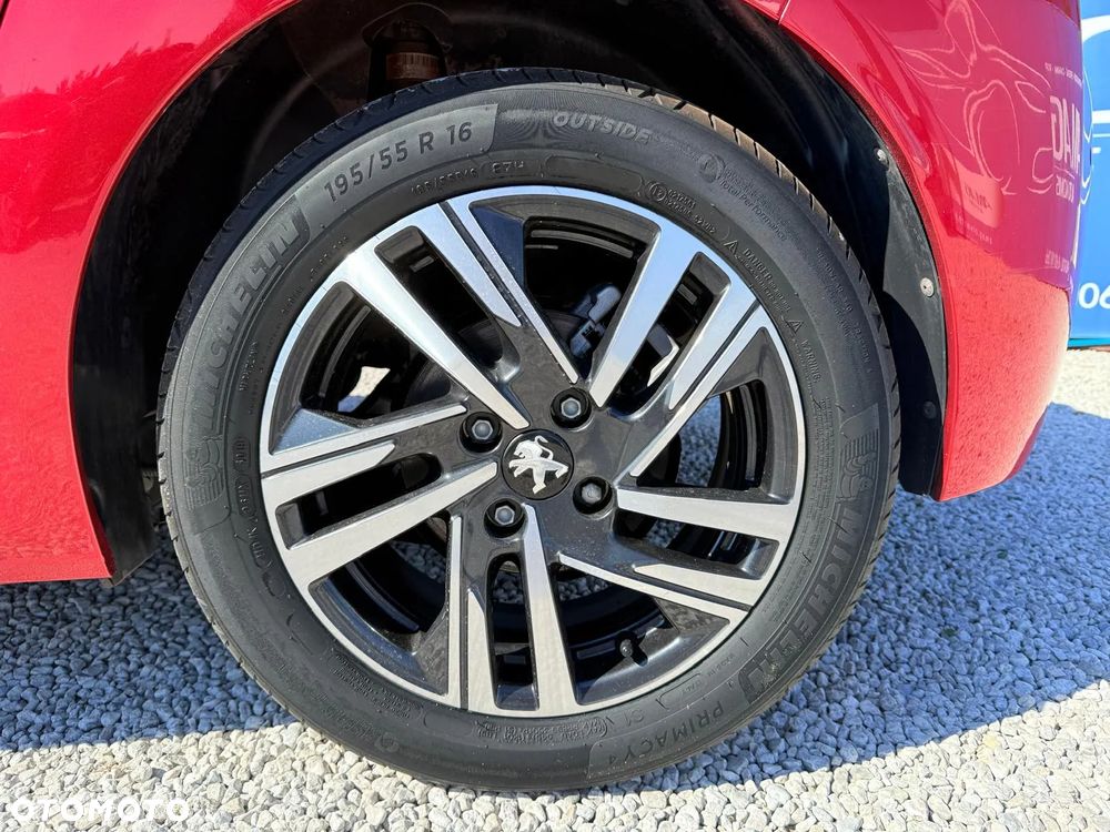 Peugeot 208 PureTech 100 EAT8 Allure - 10
