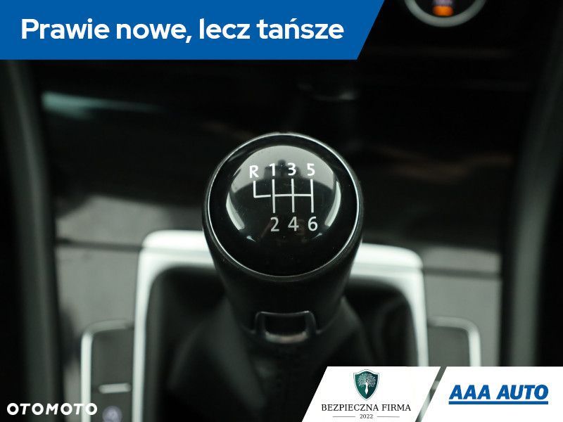 Volkswagen Golf - 12