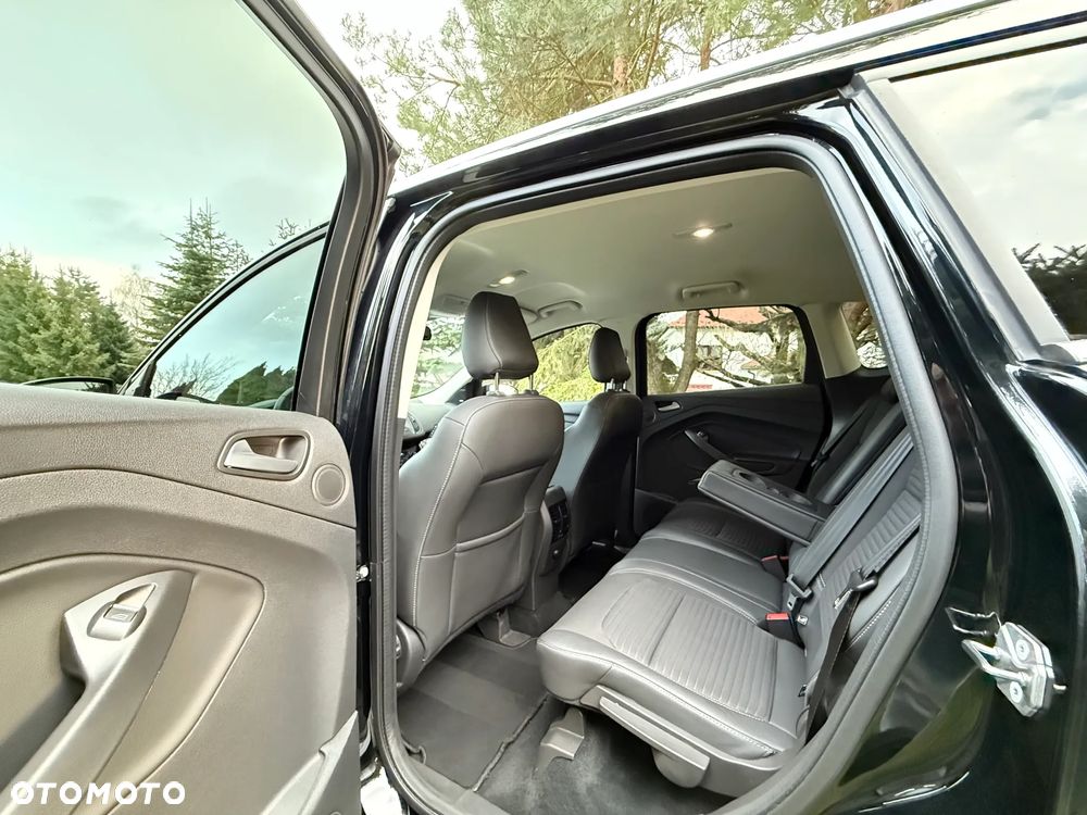 Ford Kuga 1.5 EcoBoost 2x4 Titanium - 23