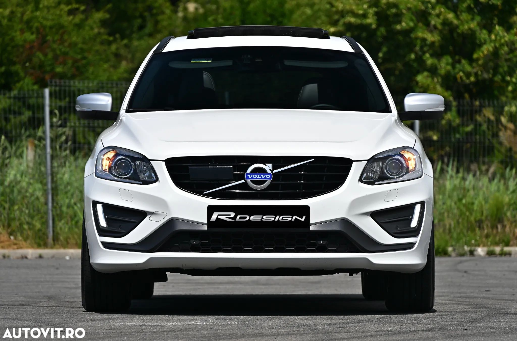 Volvo XC 60 D5AWD R-Design - 1