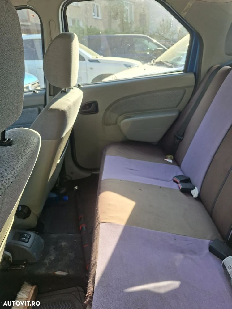 Dacia Logan 1.6 MPI Laureate - 10