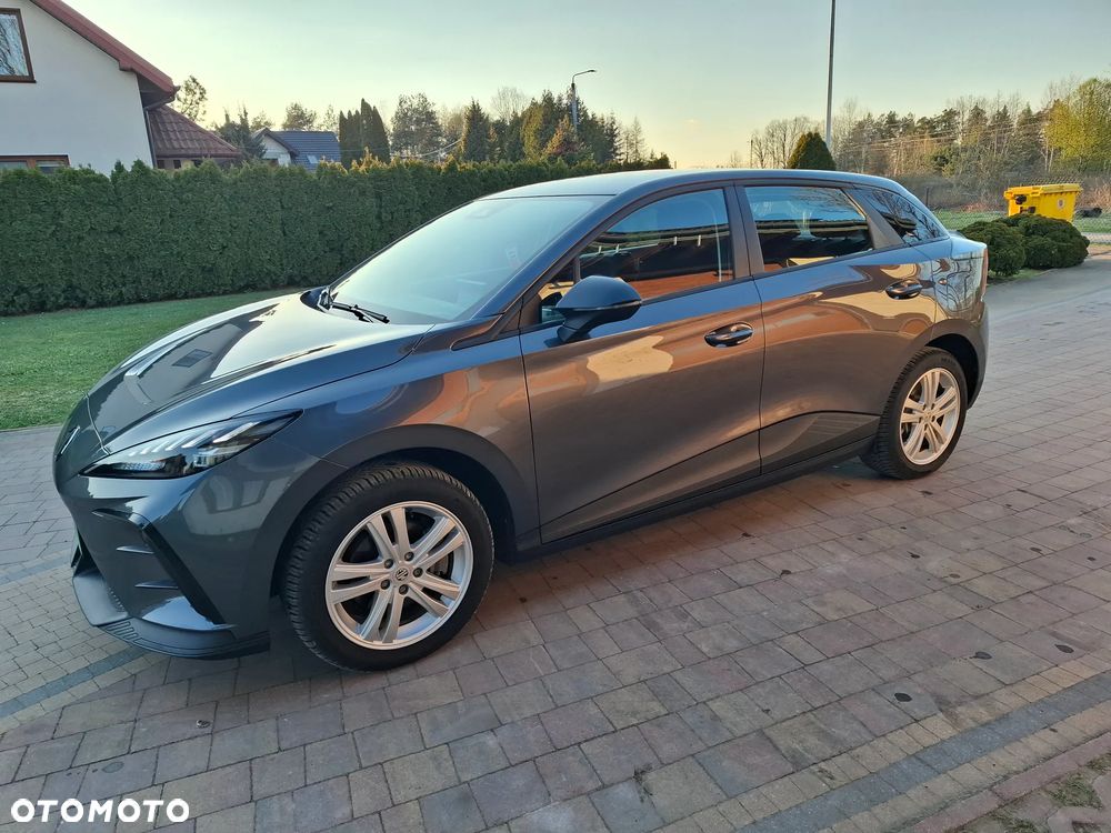 MG 4 Luxury 49 kWh - 9