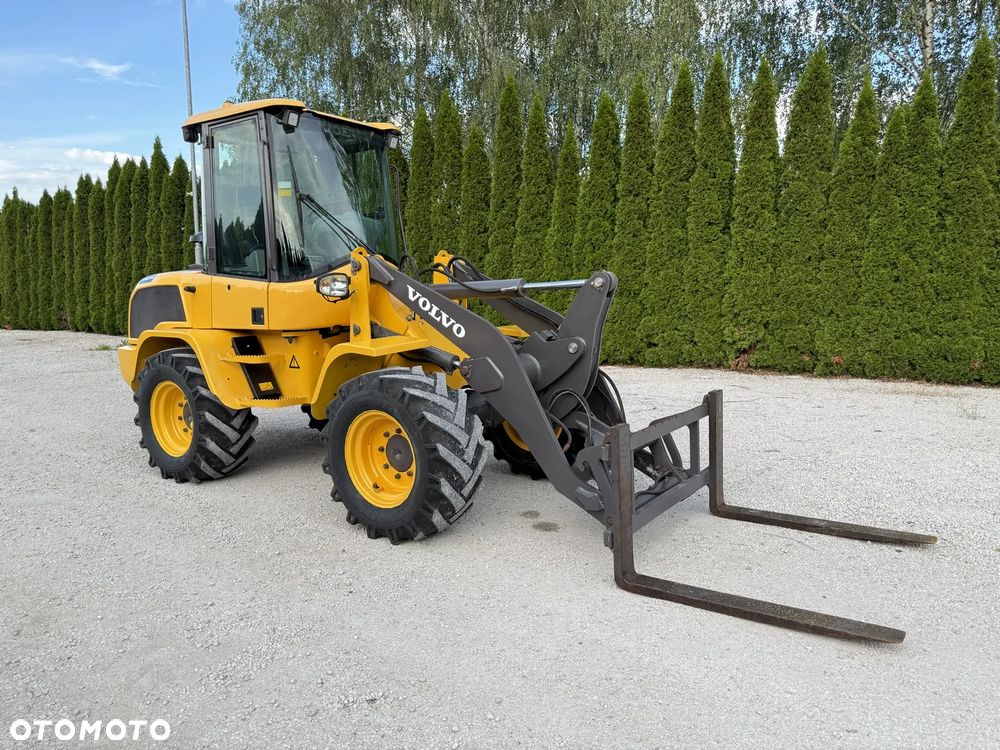 Volvo L30G / ORYGINAŁ / PIĘKNIE UTRZYMANA  / SILNA I SZYBKA / ZADBANA / SPROWADZONA Z NIEMIEC / 407 409 406 60 70 M 506 509 L30 L35 B G - 5