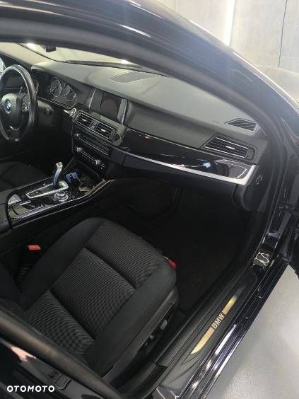 BMW Seria 5 518d - 23