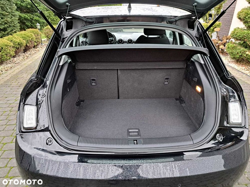 Audi A1 Sportback 1.2 TFSI S line Sportpaket - 14