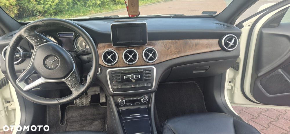 Mercedes-Benz GLA 250 4-Matic - 13