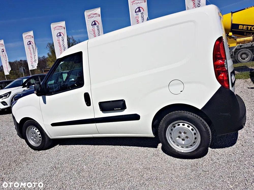 Opel COMBO - 24