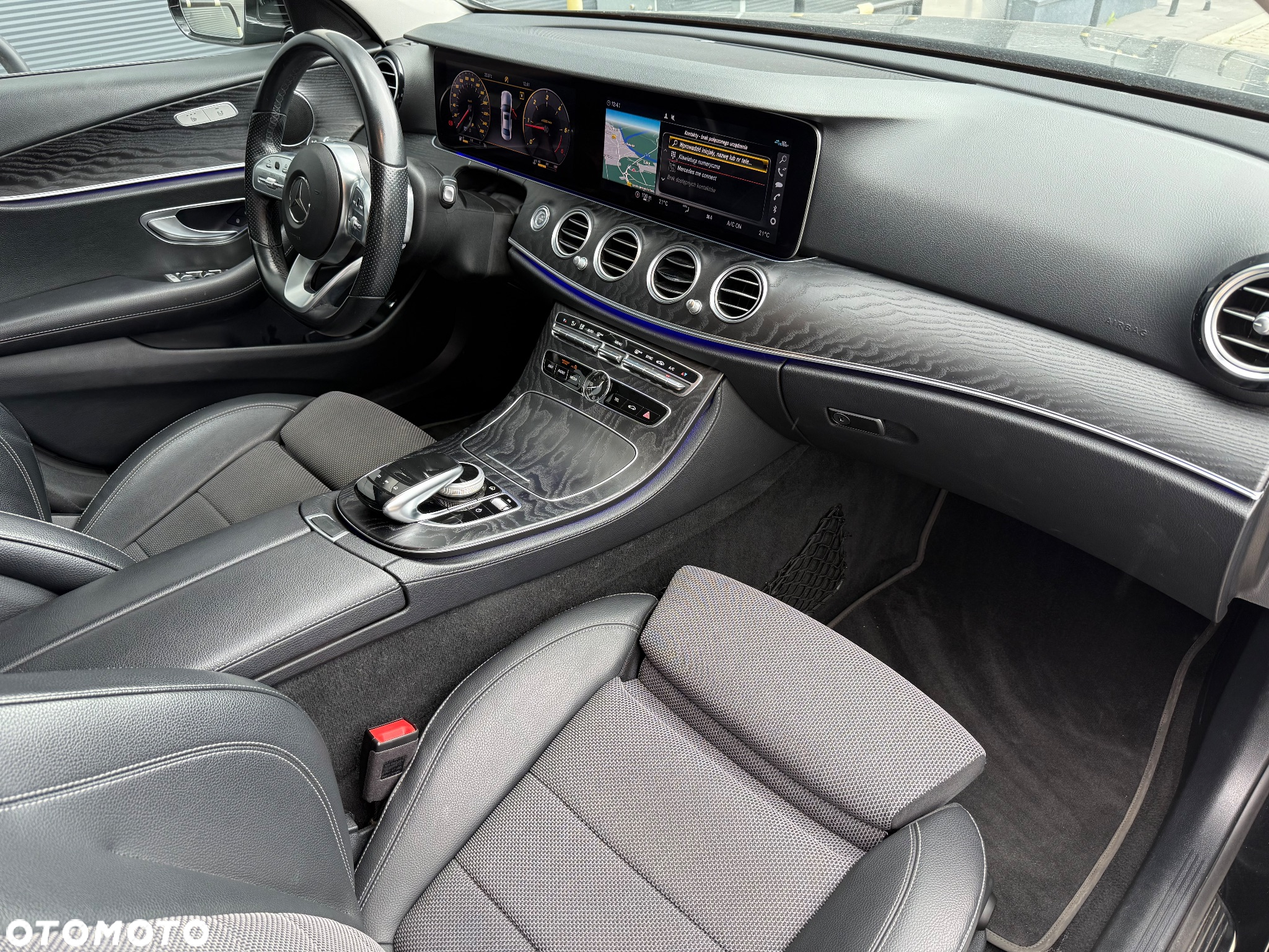 Mercedes-Benz Klasa E 220 d 4-Matic 9G-TRONIC - 16