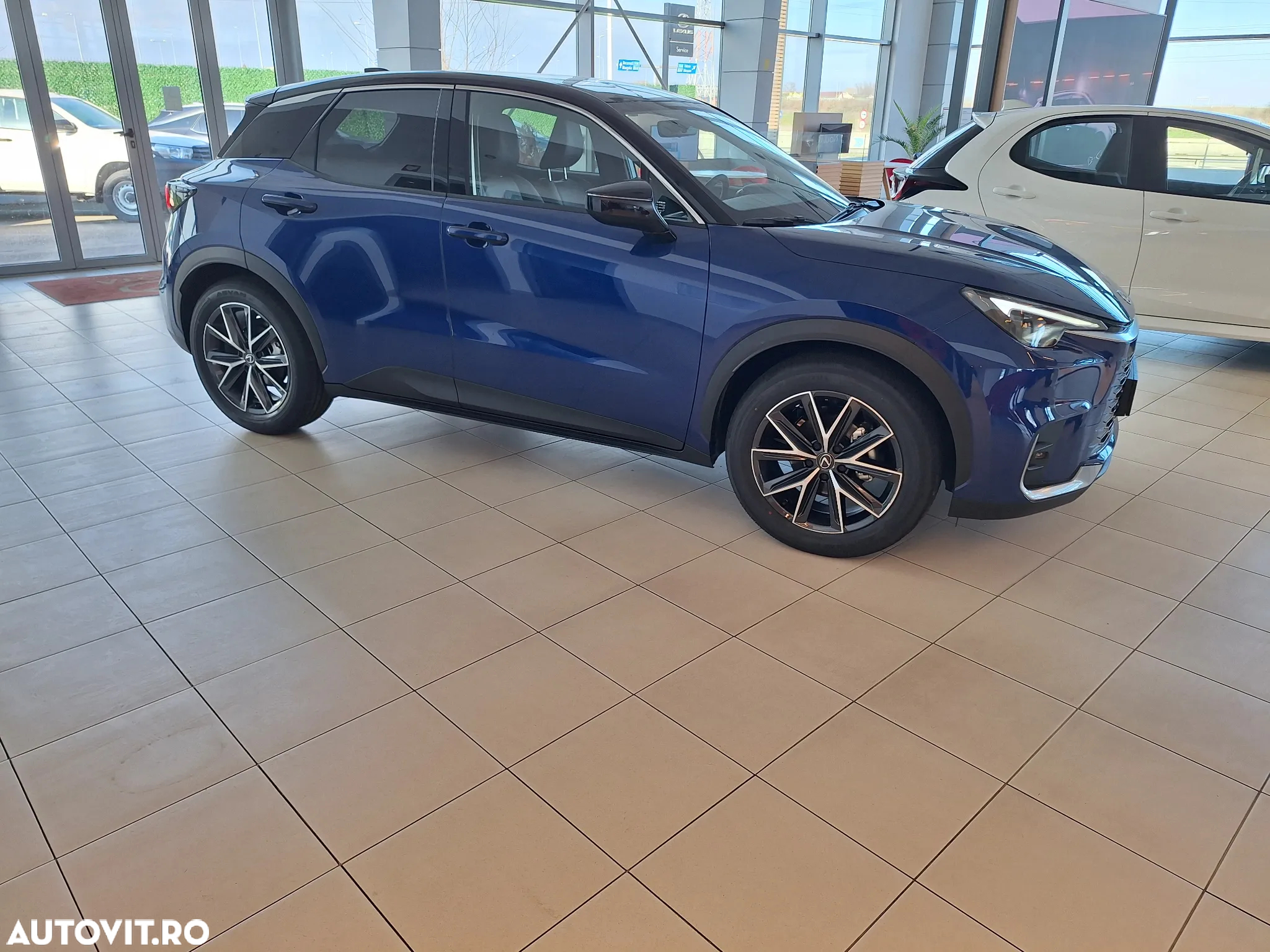 Lexus LBX 1.5 HEV 4x2 CVT Emotion - 4