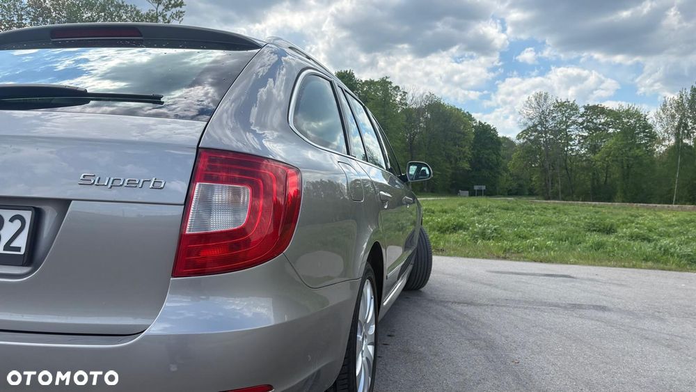 Skoda Superb 2.0 TDI Elegance - 9
