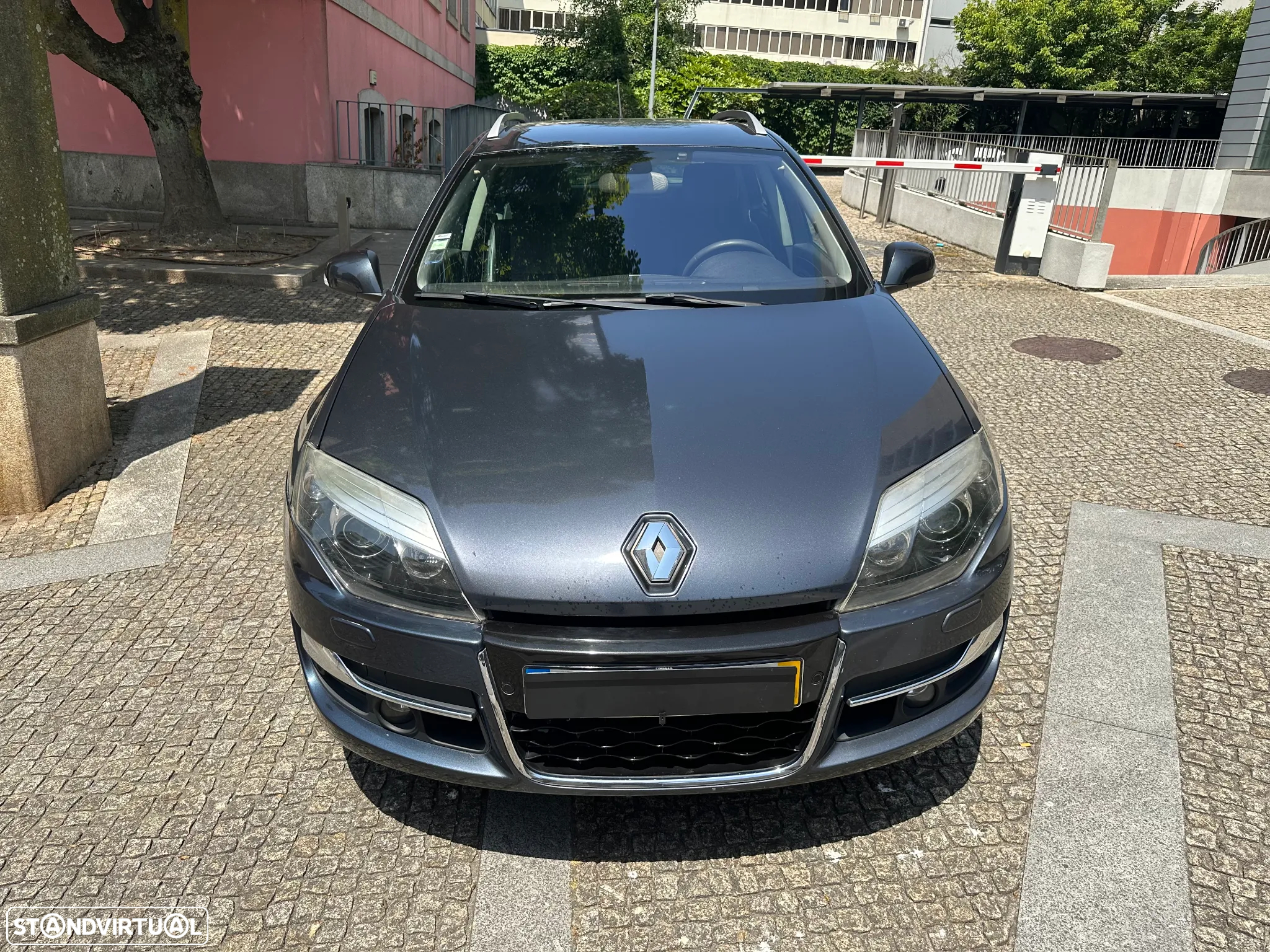 Renault Laguna Break 2.0 dCi Initiale - 11