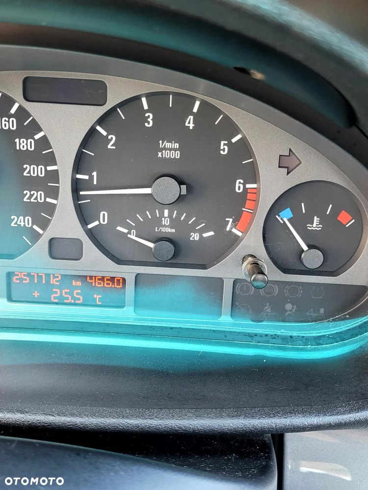 BMW Seria 3 - 16