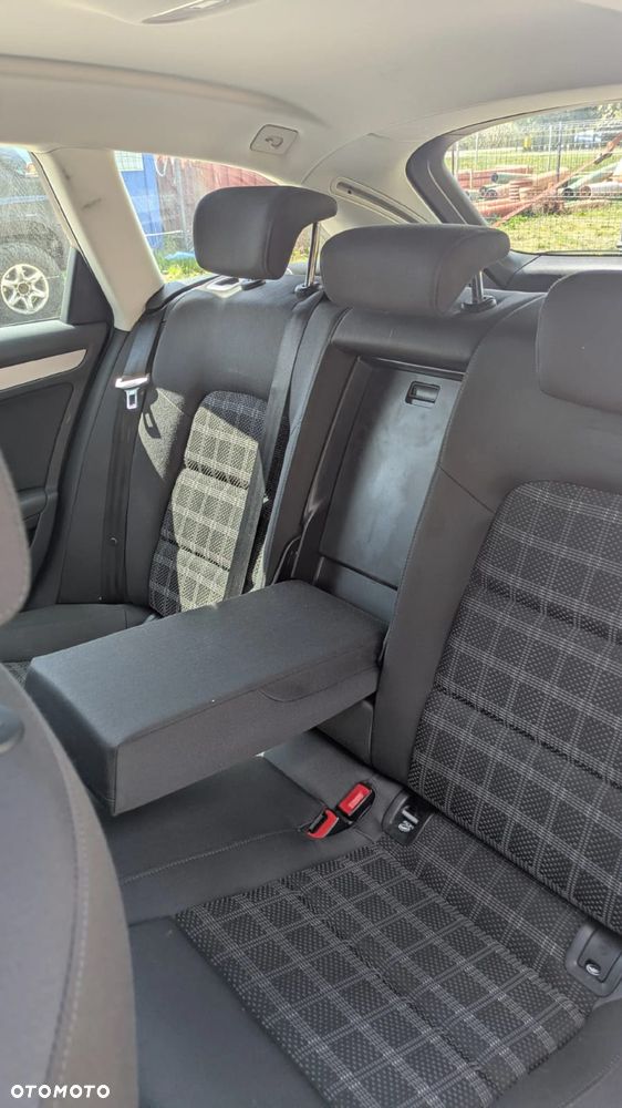 Audi A4 Avant 2.0 TDI DPF Ambition - 16