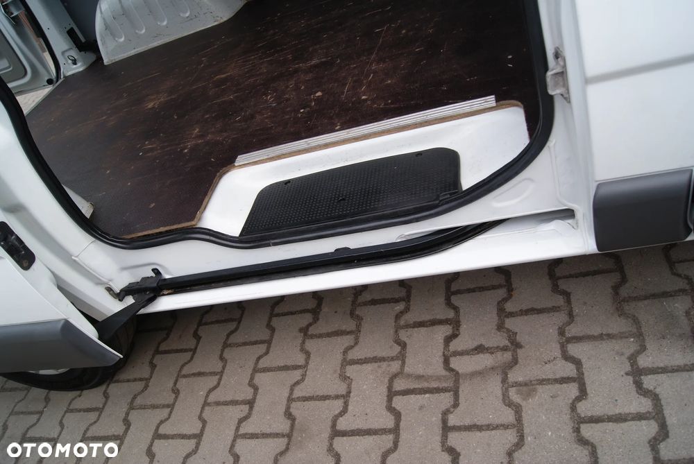 Opel Vivaro - 15