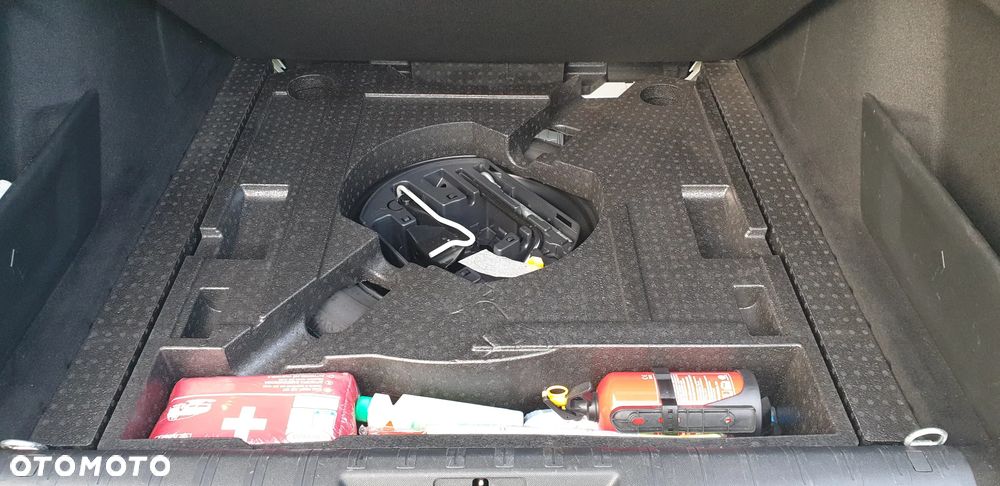 Peugeot 308 SW BlueHDi 130 EAT8 Stop & Start Tech Edition - 38