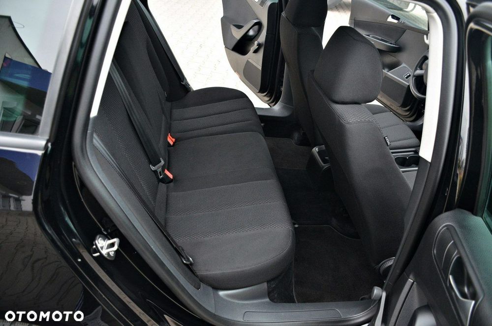 Volkswagen Passat - 21