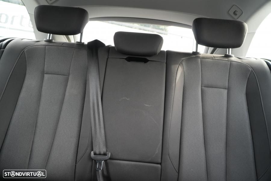 Audi A4 Avant 35 TDI S tronic - 19