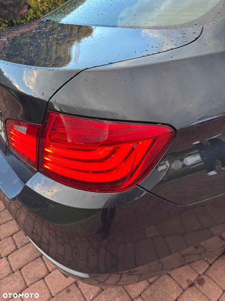 BMW Seria 5 535i xDrive Sport-Aut Luxury Line - 7