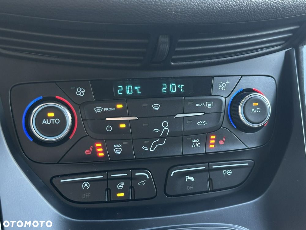 Ford Kuga - 32