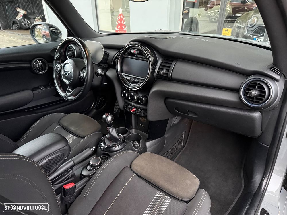 MINI 3 Portas - 17