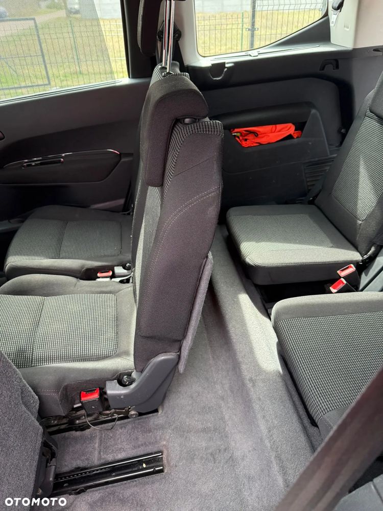 Peugeot 5008 1.6 e-HDi Active S&S 7os - 17