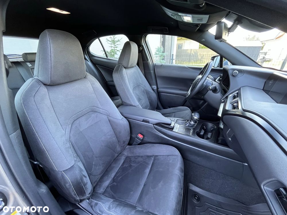 Lexus UX - 22