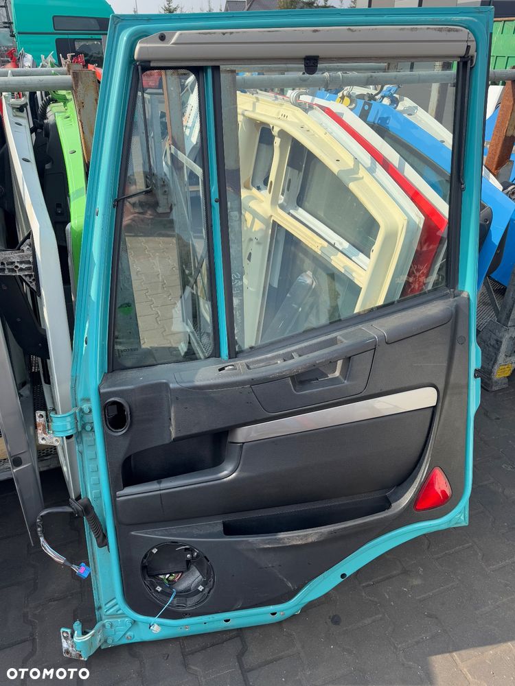Drzwi lewe, prawe Iveco Stralis, Trakker różne kolory - 3