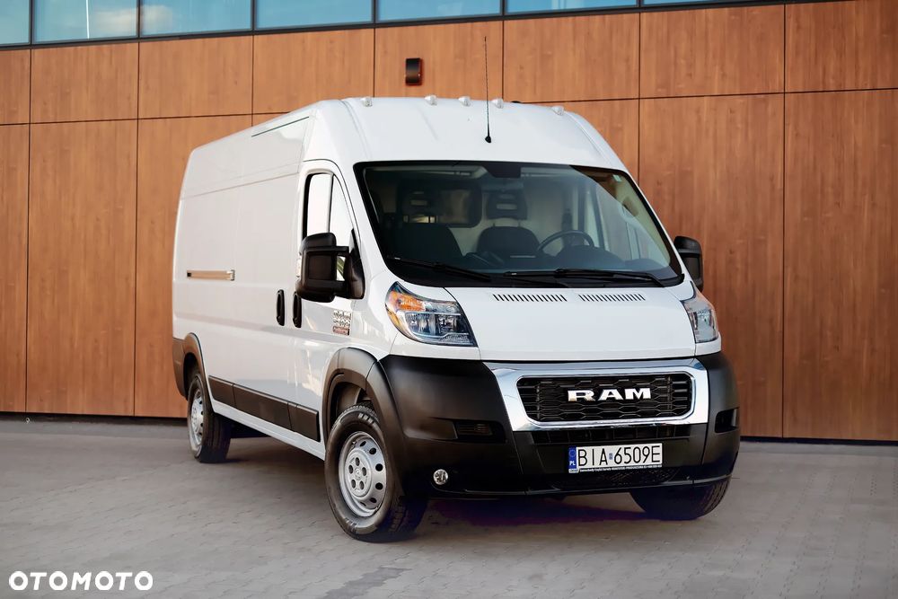 Dodge RAM PROMASTER 2500 - 12