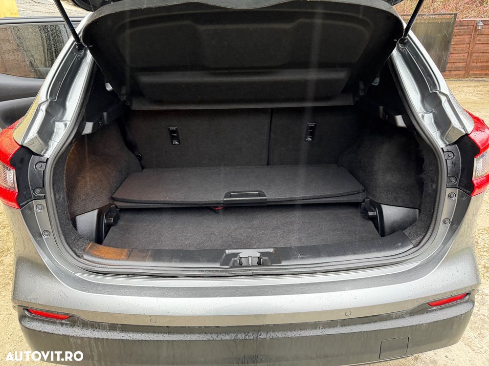 Nissan Qashqai 1.6 DIG-T TEKNA+ - 19