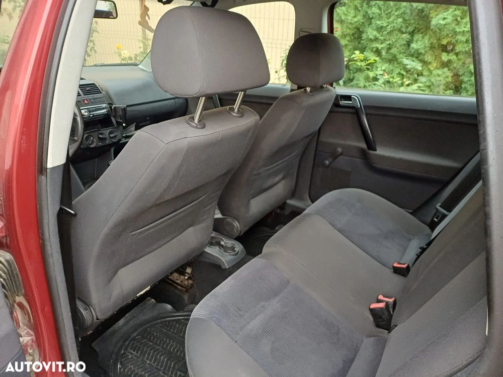 Volkswagen Polo 1.6 Trendline - 6