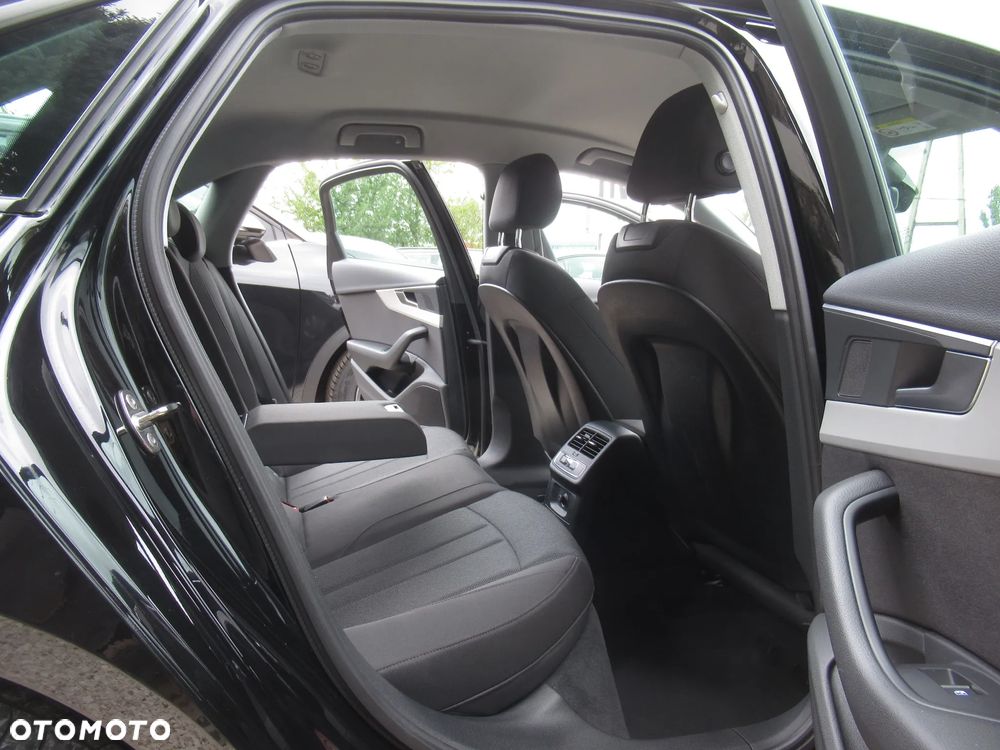 Audi A4 Limousine 35 TFSI S tronic - 8