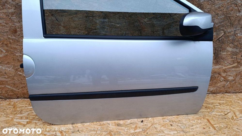 DRZWI PRAWE PASAŻERA TEB69 RENAULT TWINGO II 2 2012 1.2B LIFT - 2