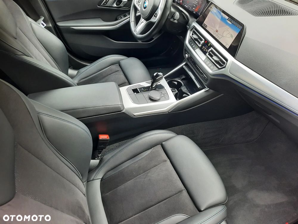 BMW Seria 3 320d xDrive M Sport sport - 12