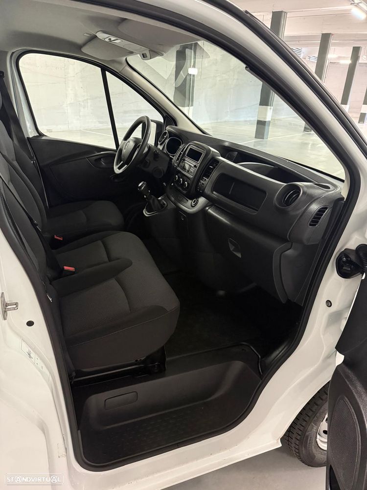 Renault Trafic - 12