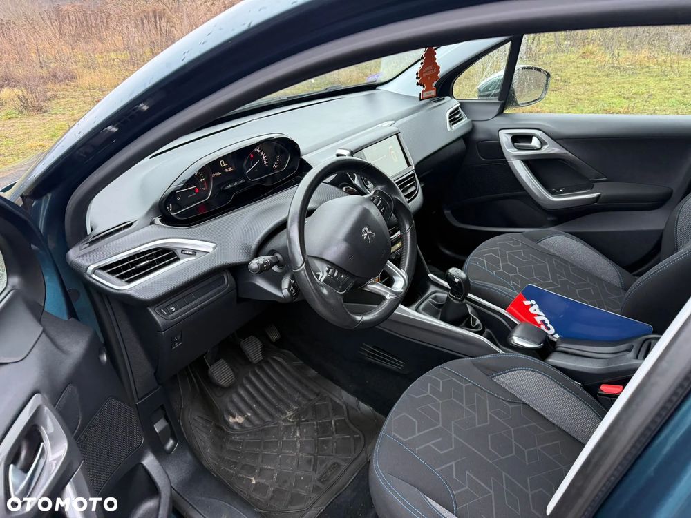 Peugeot 2008 1.2 Pure Tech Style - 21