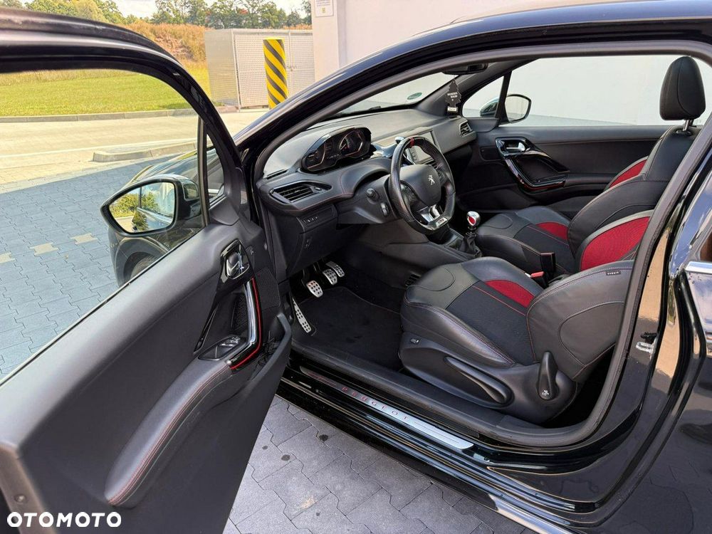 Peugeot 208 - 34