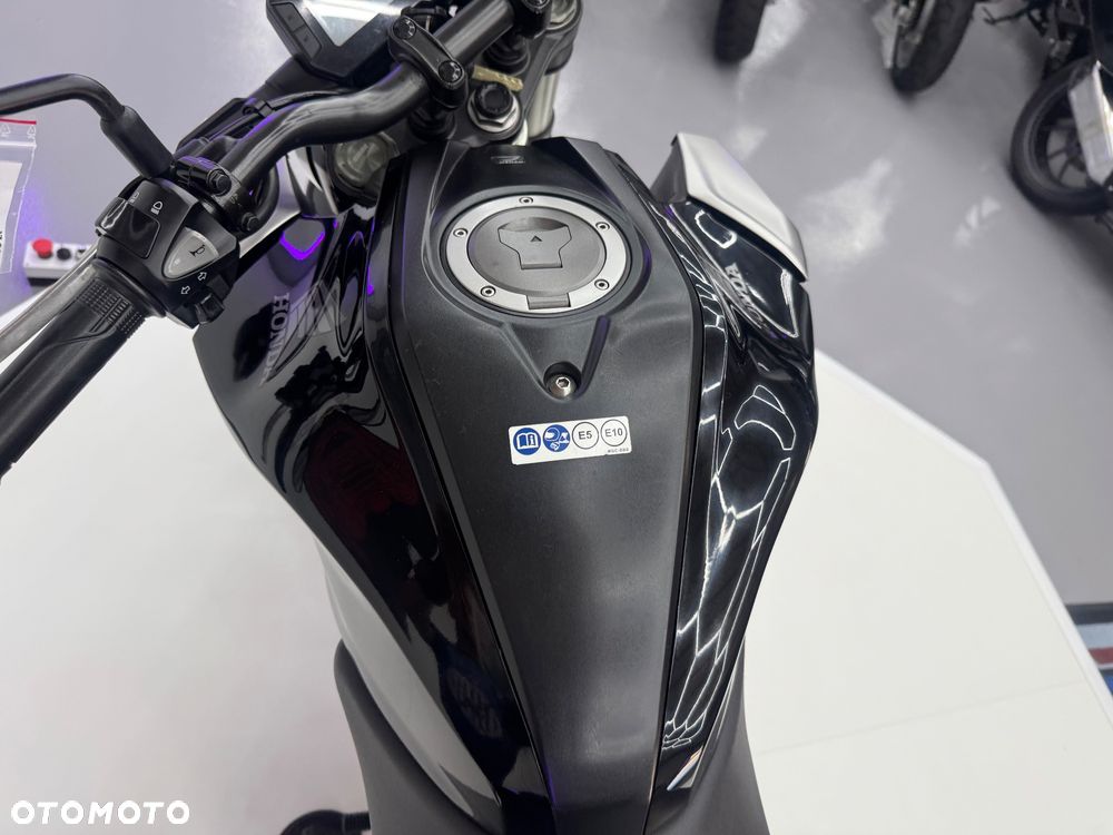Honda CB - 32