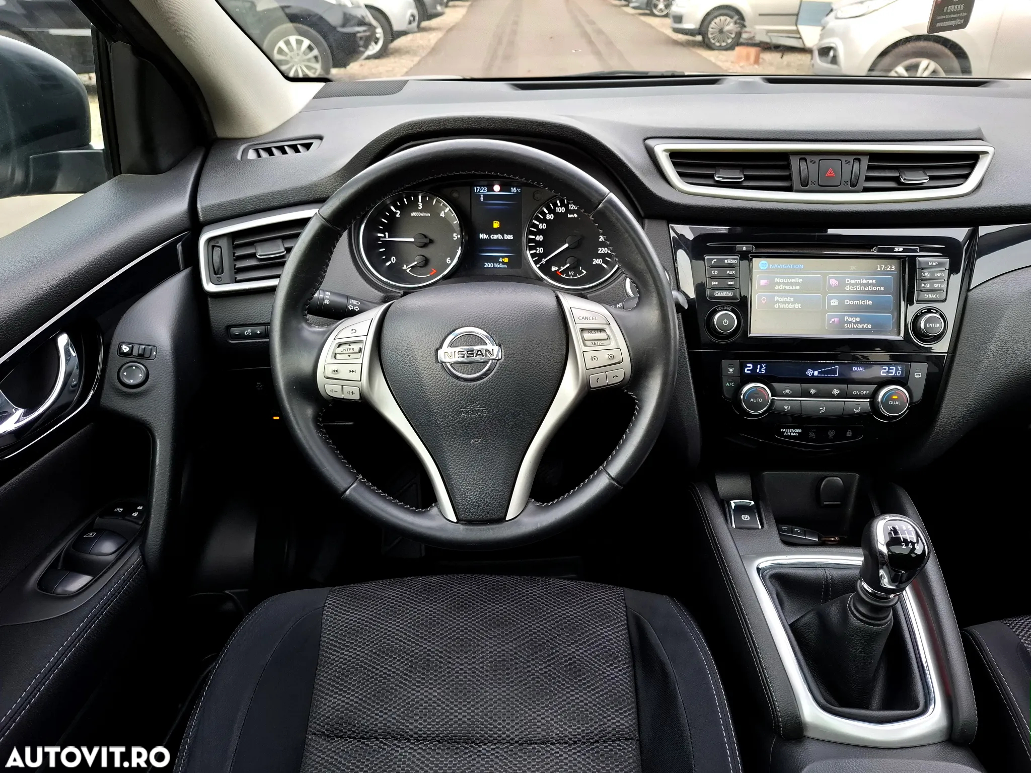 Nissan Qashqai 1.6 DCI N-Connecta - 17
