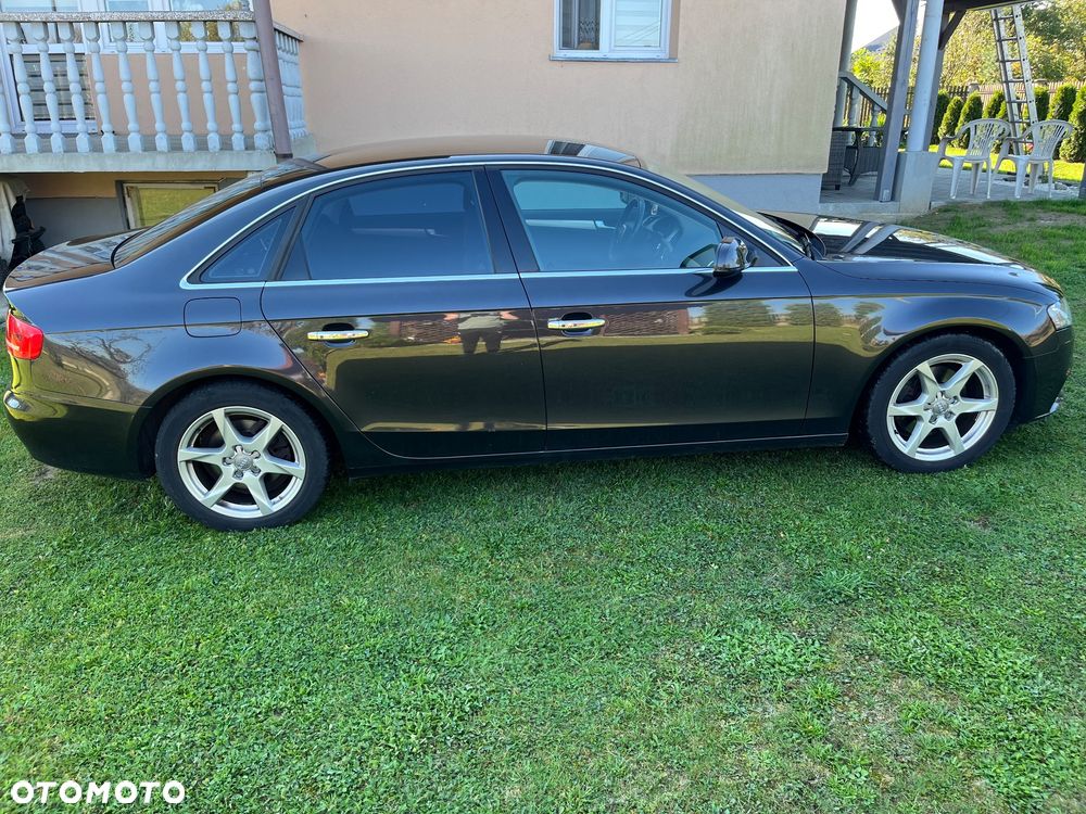 Audi A4 Limousine - 4